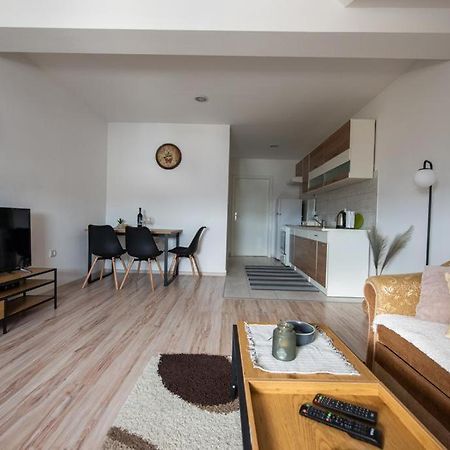 Apartman Luca Ливно Экстерьер фото