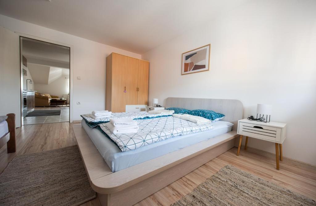 Apartman Luca Ливно Экстерьер фото