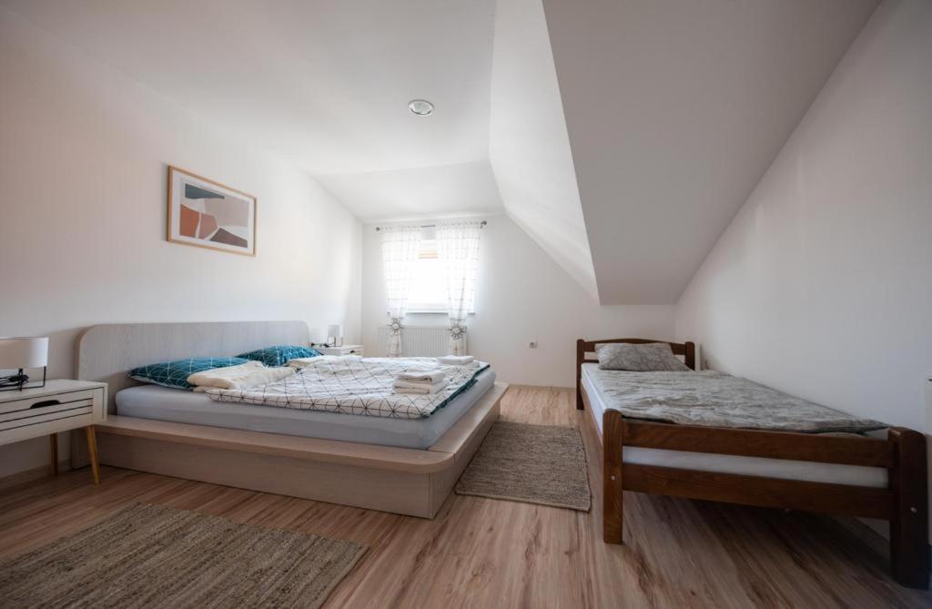 Apartman Luca Ливно Экстерьер фото