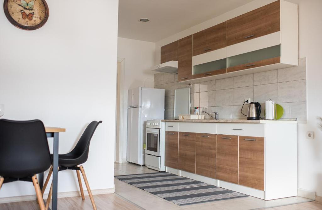 Apartman Luca Ливно Экстерьер фото
